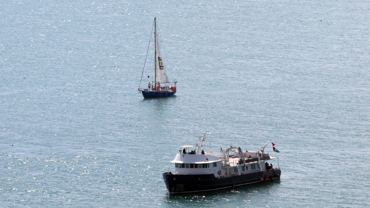 Mattarella alla Flotilla: fermatevi e accettate la mediazione. Ma l