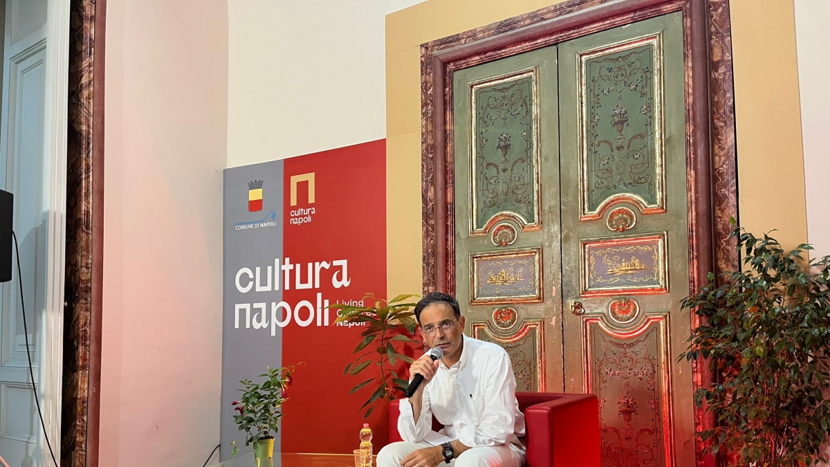 Napoli, Vito Mancuso parla d'amore: «Esiste davvero e si può imparare»