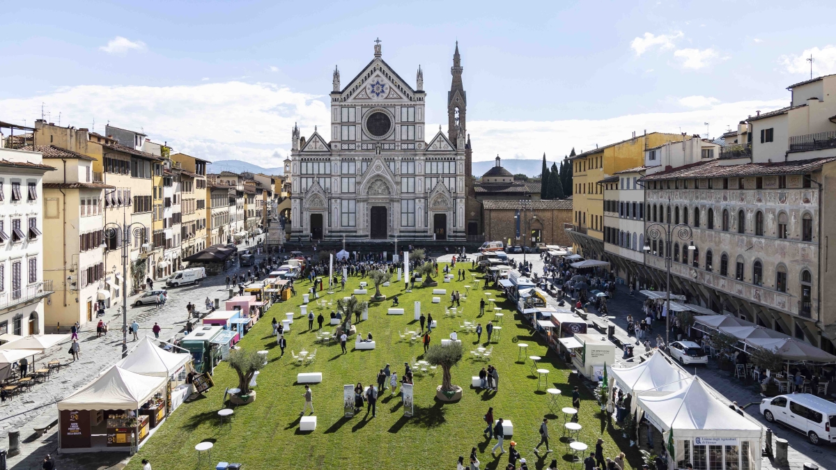 Piazza Santa Croce, un tappeto verde... per il cibo
