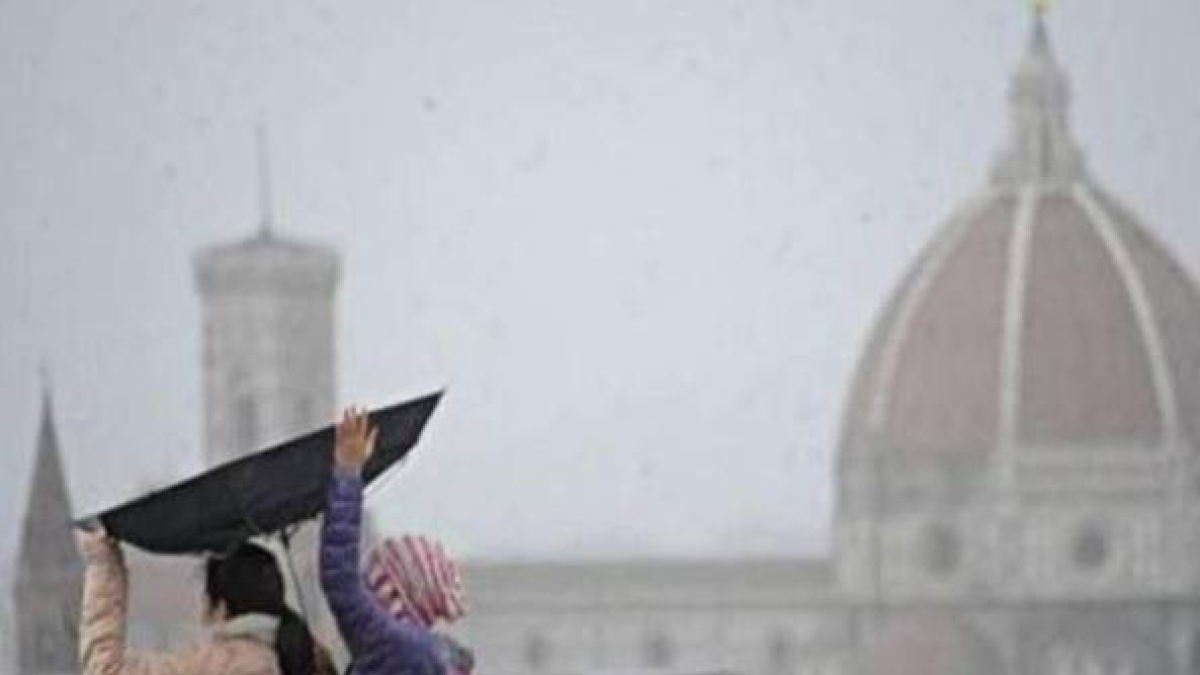 Meteo Toscana, ottobre porta il freddo: temperature giù di 8 gradi