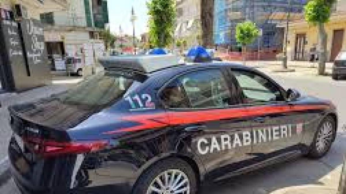 Giugliano, faceva prostituire la «fidanzata» di 16 anni: arrestato quarantenne