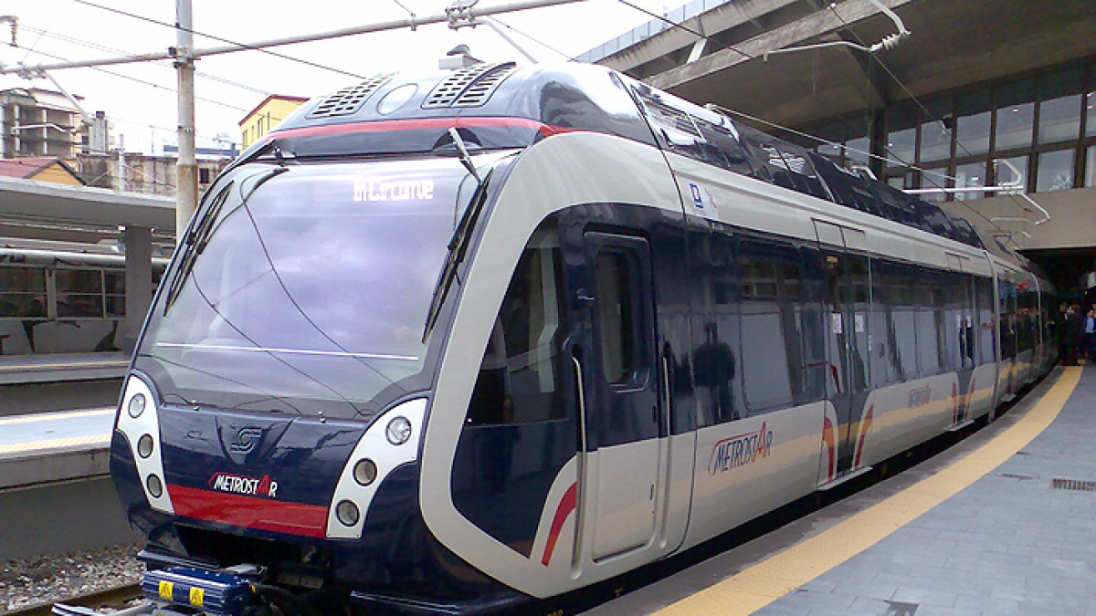 Circumvesuviana, da Zuchtriegel un appello alla Regione: subito interventi, così si danneggia il turismo. E l'Eav: il parco treni è da rinnovare, il direttore lo sa