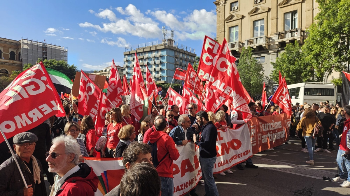 Sciopero per Gaza, piazze piene. Scontro tra Landini e Salvini | Milano, Cgil: 