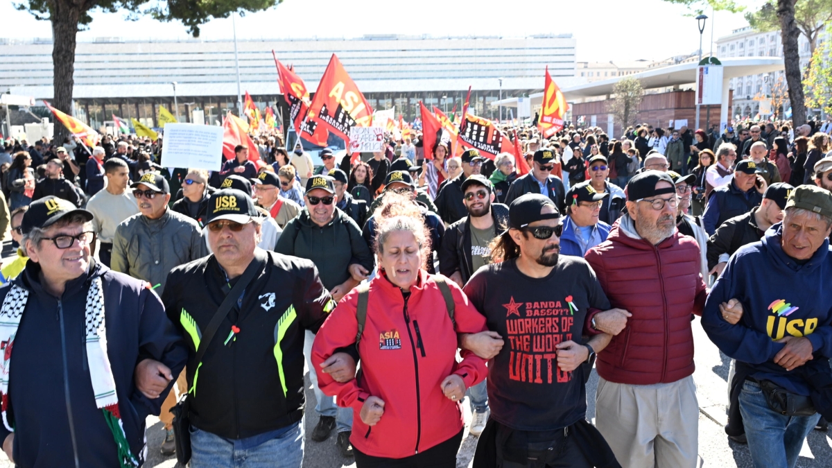 Roma, oggi il Climate Pride: la marcia da piazzale Aldo Moro. «Giustizia ecologica e sociale, politica più coraggiosa»