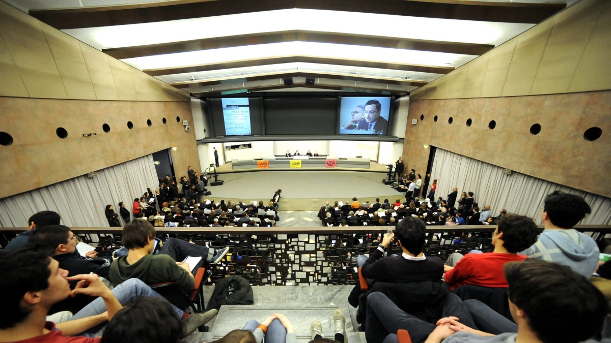 La «Statale per la pace», in cattedra 100 professori: da Dante alla Costituzione, lezioni diffuse in tutte le sedi