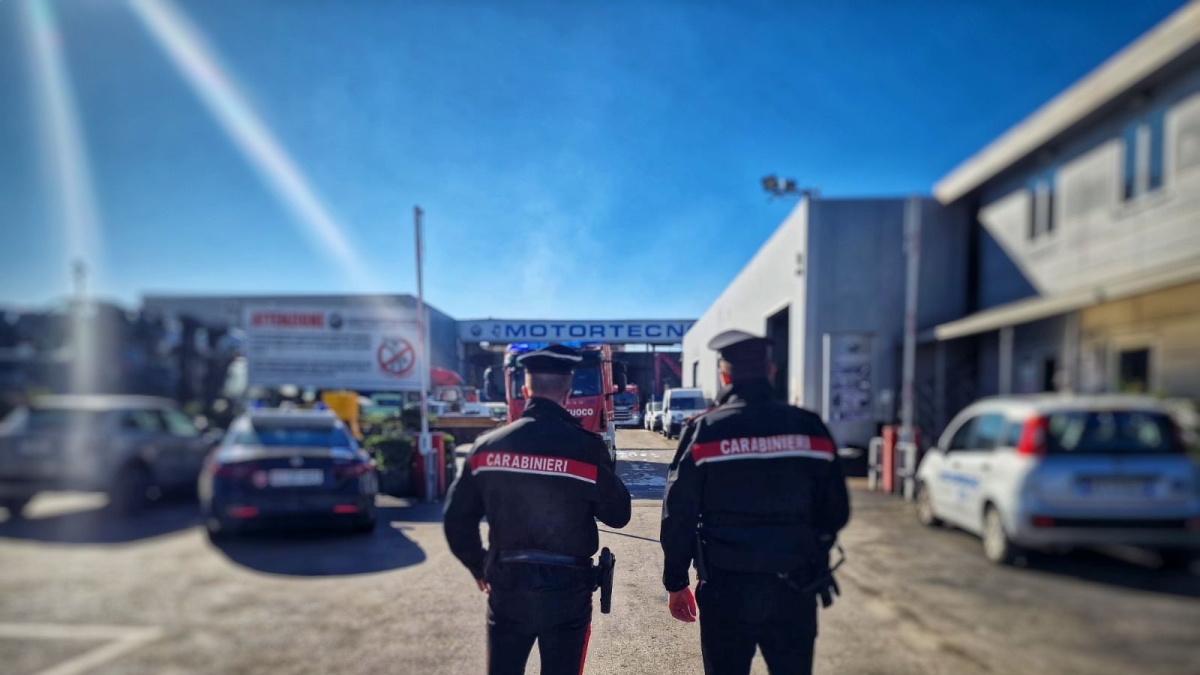 Pomigliano d'Arco, esplosione in una officina di autodemolizioni: feriti tre operai. Due sono in gravi condizioni