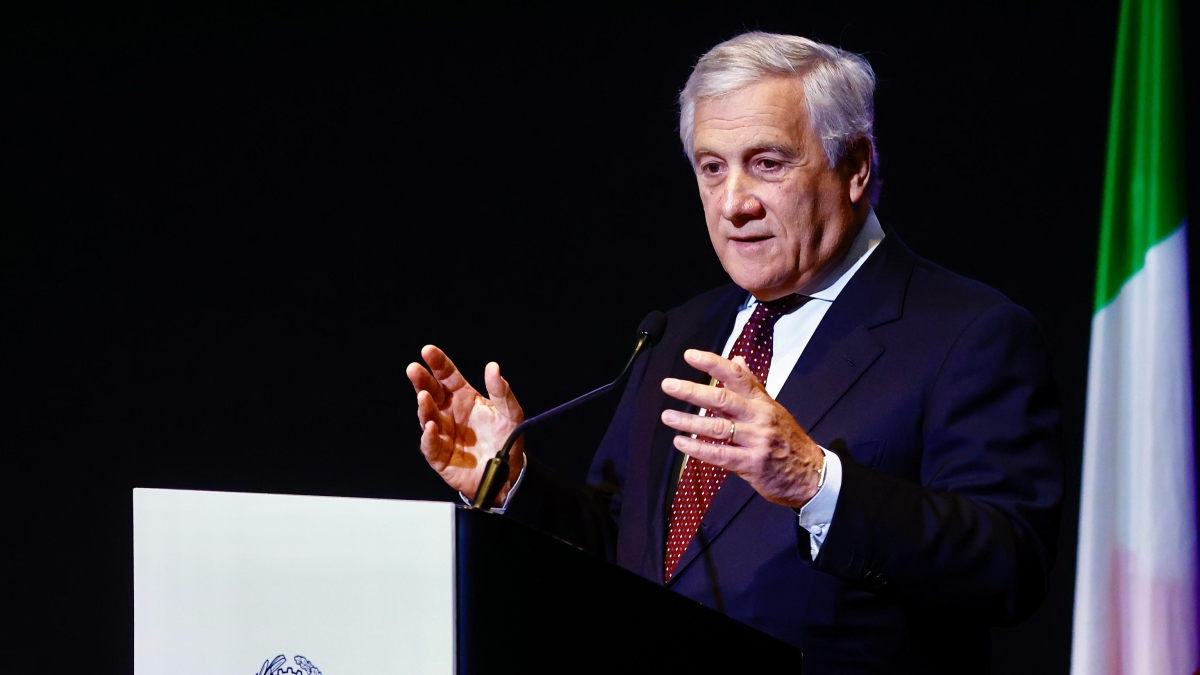 Tajani: «Pace più vicina, pronti a costruire un vero Stato di Palestina e a riconoscerlo. Le piazze? In Aula cattivi maestri»