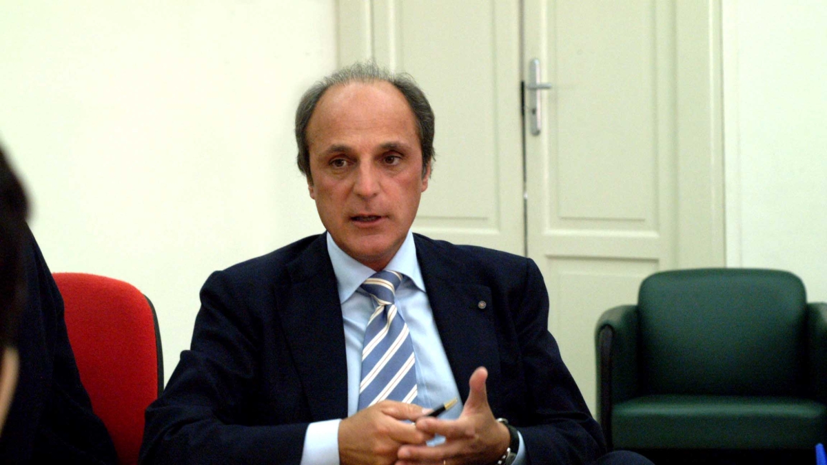 Regionali in Puglia, centrodestra in alto mare: slitta la designazione di Lobuono, si riparla di D'Attis