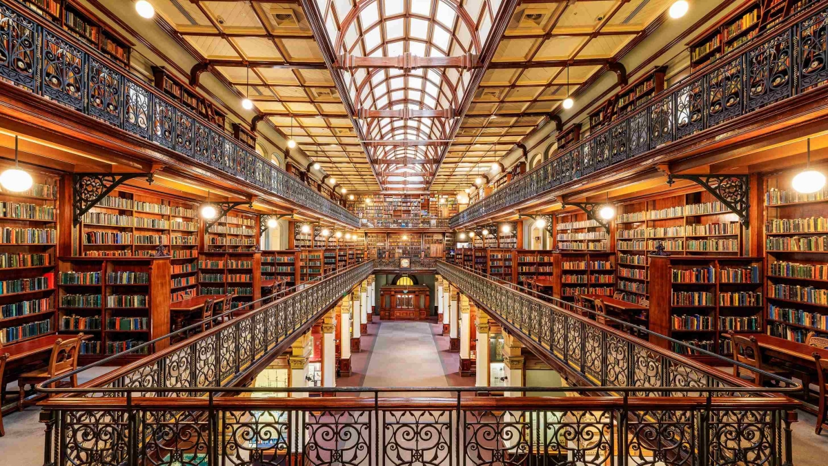 Roma, via della Mercede: edificio confiscato alla criminalità sarà una biblioteca teatrale. L'assessore Zevi: «Cultura dove c'era illegalità»