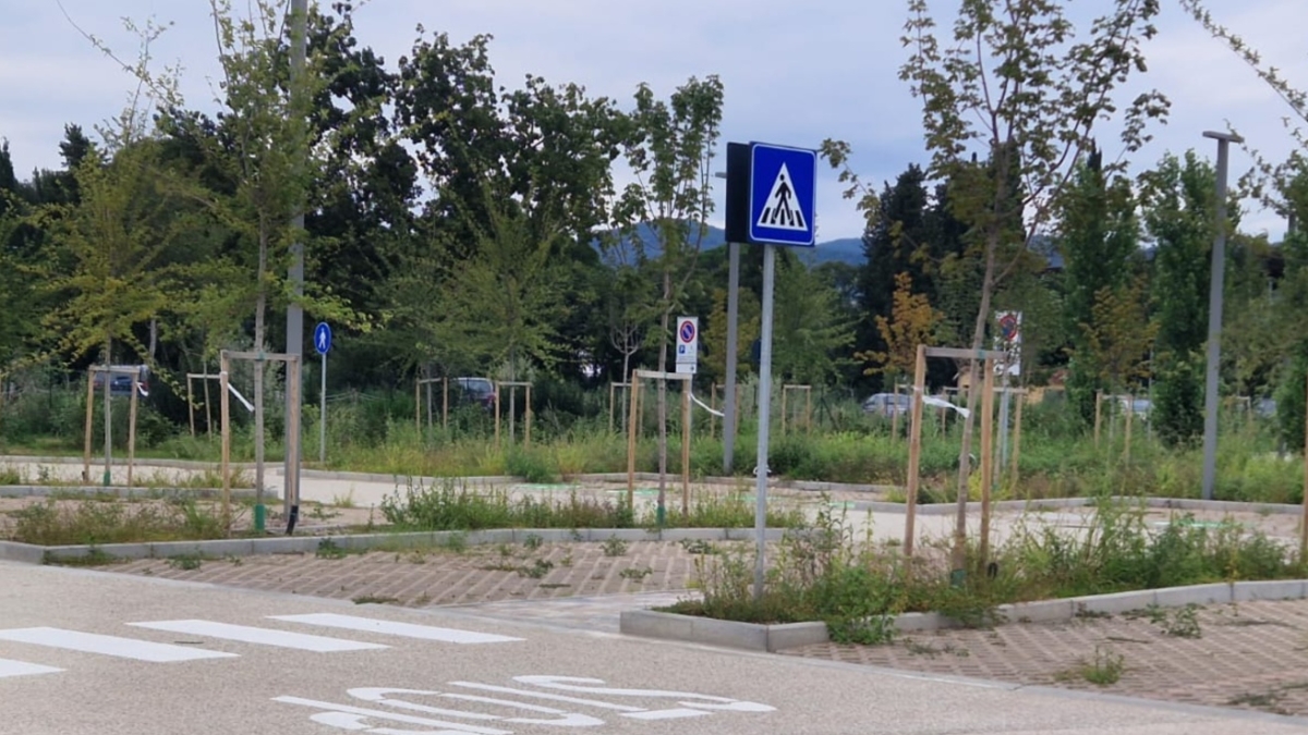 È nuovo, ma sembra abbandonato: il parcheggio scambiatore che aspetta il tram per Bagno a Ripoli