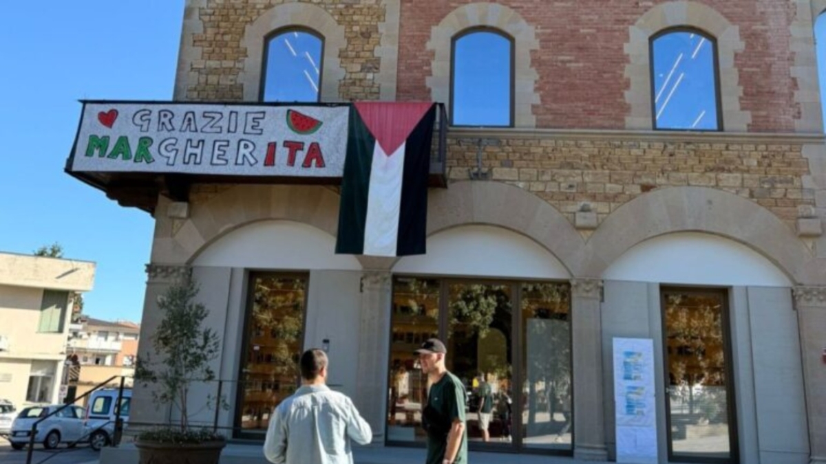 «Grazie Margherita»: striscione a Tavarnelle per il rientro in Italia di Cioppi, l'attivista della Sumud Flotilla