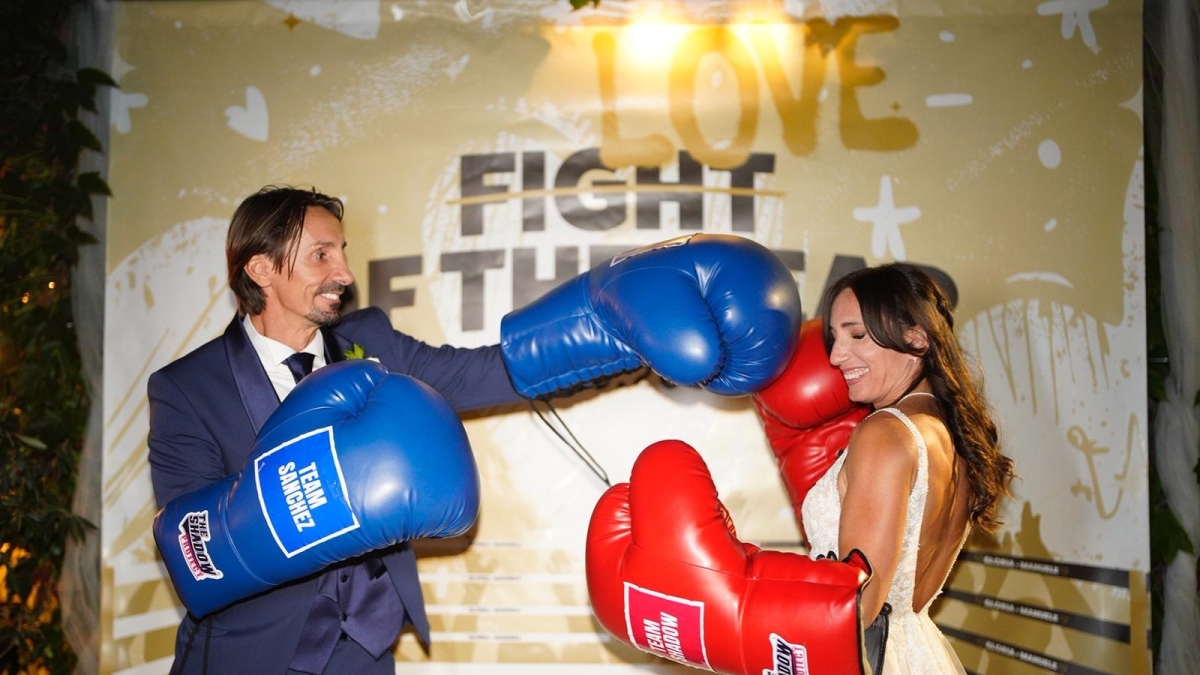Guantoni e abito da sposa, il matrimonio a Ostia Antica di Gloria Peritore, tre volte campionessa del mondo di kick boxing