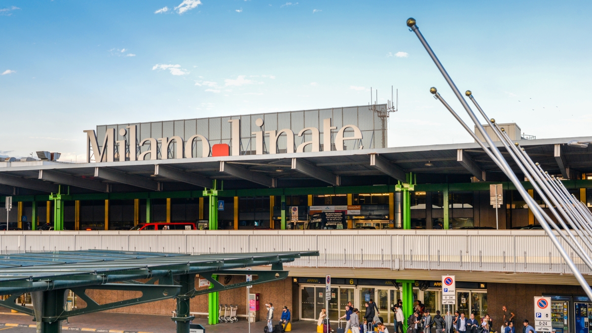 Milano, bloccò l'aeroporto di Linate per ore dopo aver scavalcato la recinzione: rimpatriato tunisino 30enne