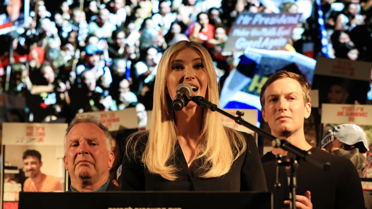 Witkoff, Kushner e Ivanka insieme in piazza a Tel Aviv: «Questa pace non è debolezza» | Gueterres sarà in ...