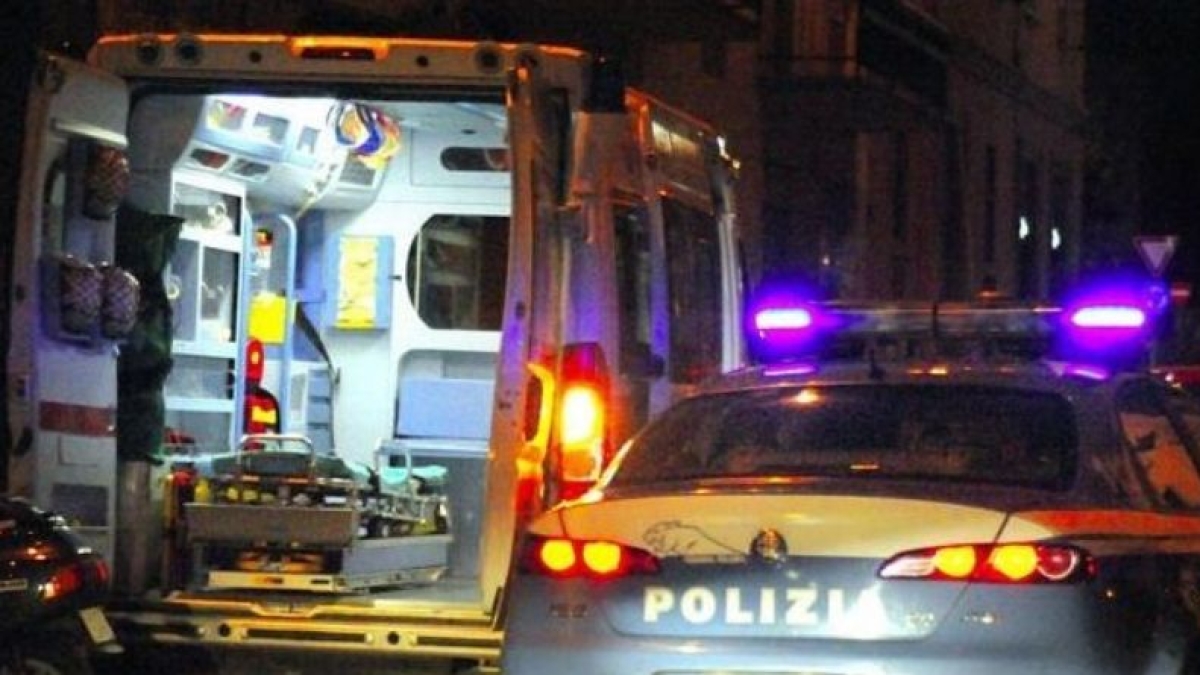 milano due giovani di 17 e 18 anni accoltellati da un un gruppo di coetanei vicino alla triennale uno 232 grave