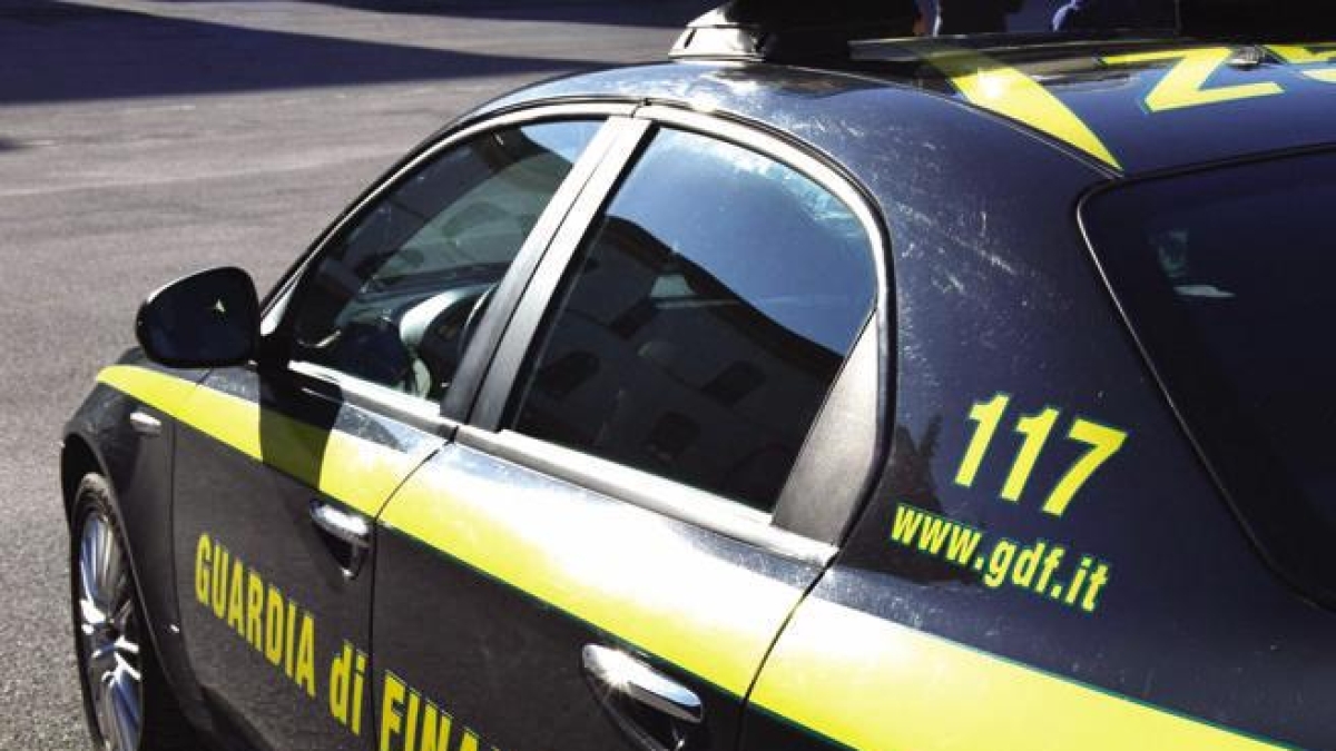 Il boss in Olanda che inonda Roma di cocaina: quintali di droga nascosti nel doppiofondo delle auto di un concessionario