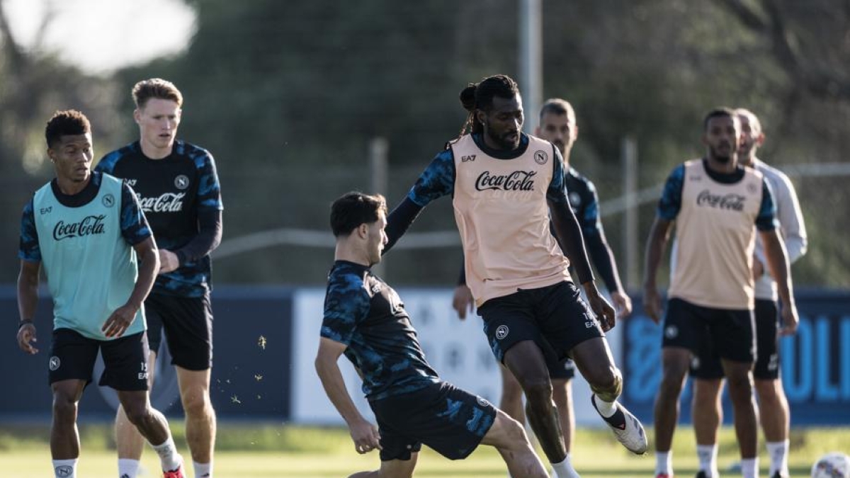 Conte ritrova tutti per la sfida al Torino. Politano ci sarà ma Neres potrebbe partire dall'inizio