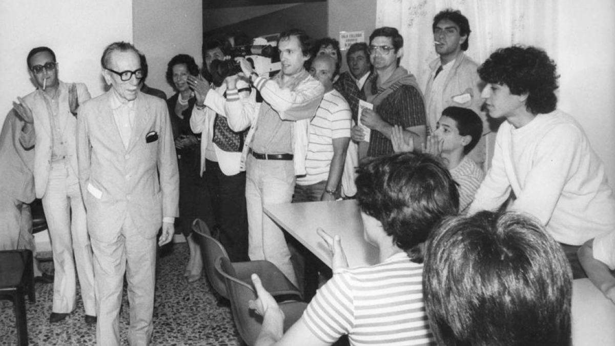 Nisida, raccolta fondi per riaprire il teatro di Eduardo