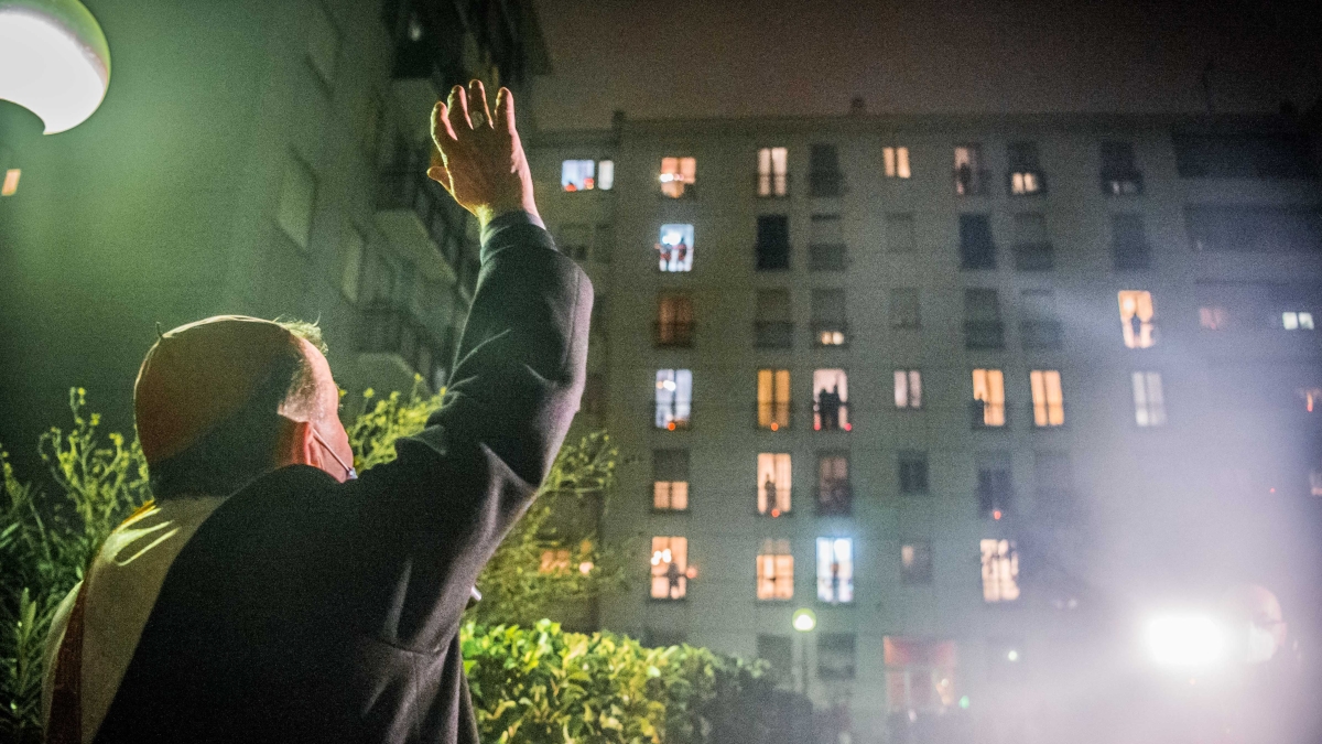 Milano, 34 mila richieste d'aiuto in un anno alla Caritas: «Spese per la casa insostenibili». Un nuovo povero su due lavora