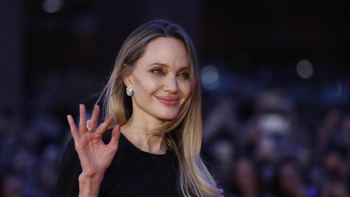 Festa del Cinema, è il giorno di Angelina Jolie: «Il tumore non deve inibire la sensualità». Su Gaza: «Dobbiamo aiutarli»