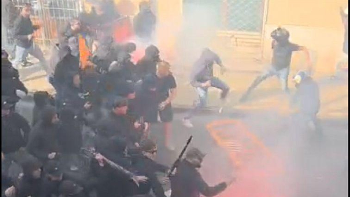 Pisa, guerriglia tra ultras in città. Il sindaco sbotta contro il questore
