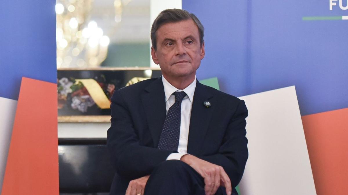 Calenda: «Tra Meloni e Schlein battibecchi insopportabili. Si combatta sui contenuti»