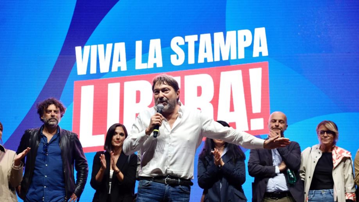 Attentato a Ranucci, la chat con Meloni e le nuove querele già arrivate: «Ne ho ricevute tre». Oggi la decisione del Garante Attentato a Ranucci, la chat con Meloni e le nuove querele già arrivate: «Ne ho ricevute tre». Oggi la decisione del Garante
