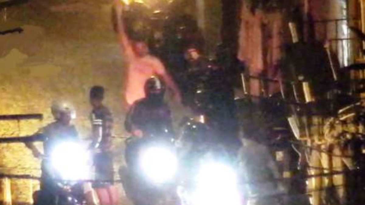 Afragola, 50 colpi esplosi in 24 ore: è guerra tra «baby boss» cresciuti all'ombra del clan Moccia