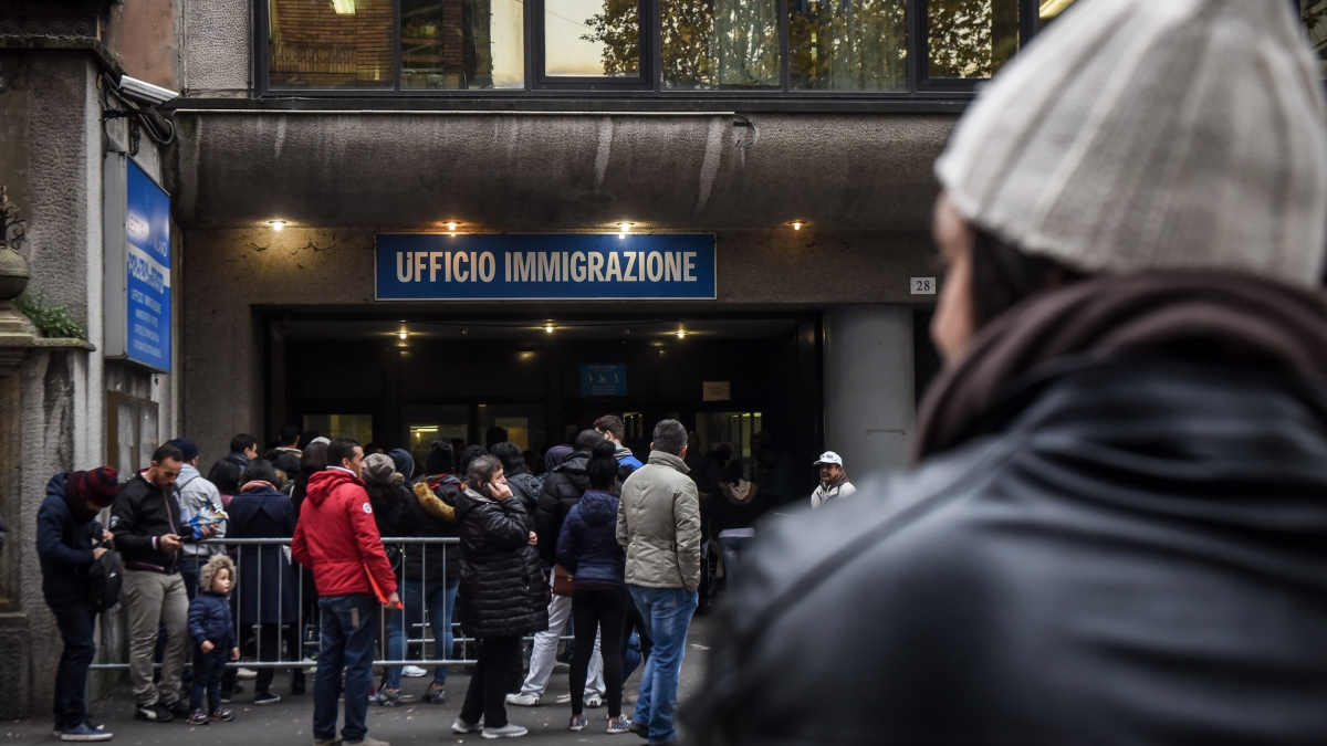 Migranti, ritardi nelle domande d'asilo: class action al Tar di Naga e Asgi contro la questura di Milano