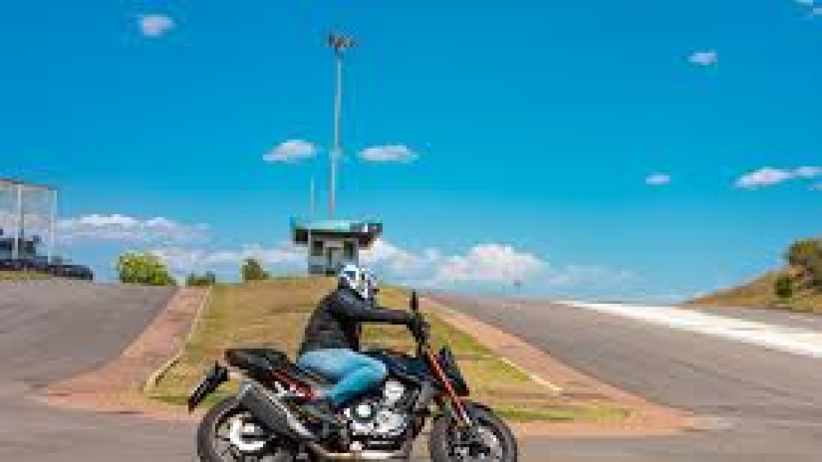 Sicurezza stradale, a Vallelunga i corsi di guida in moto e scooter. «Così insegniamo a rispettare il Codice della strada»