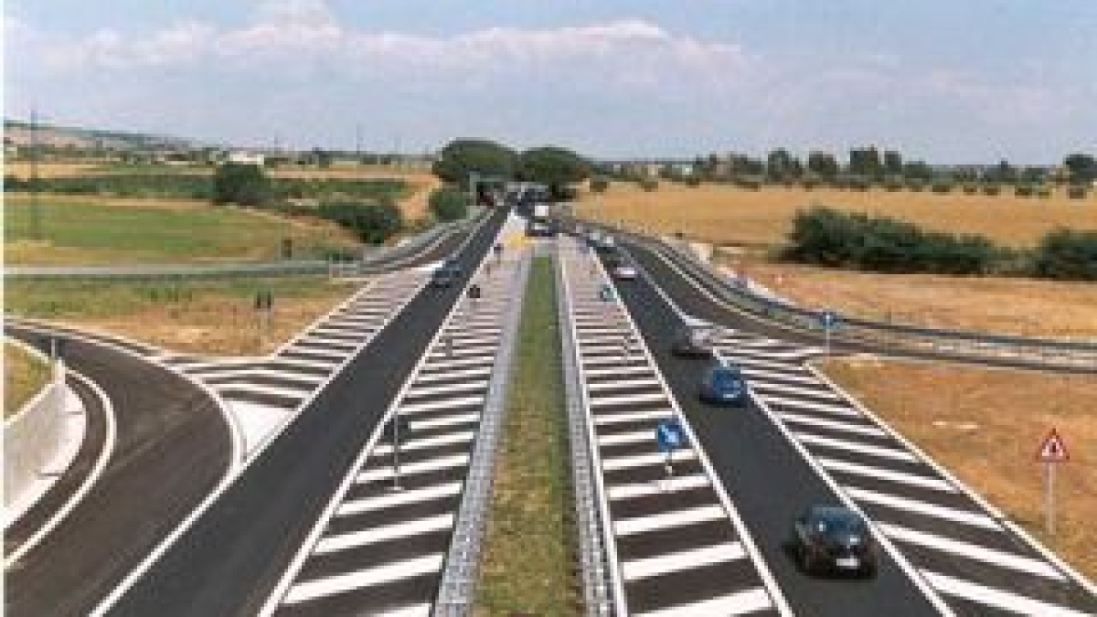 Un altro stop per la Tirrenica: il governo toglie 80 milioni su 81
