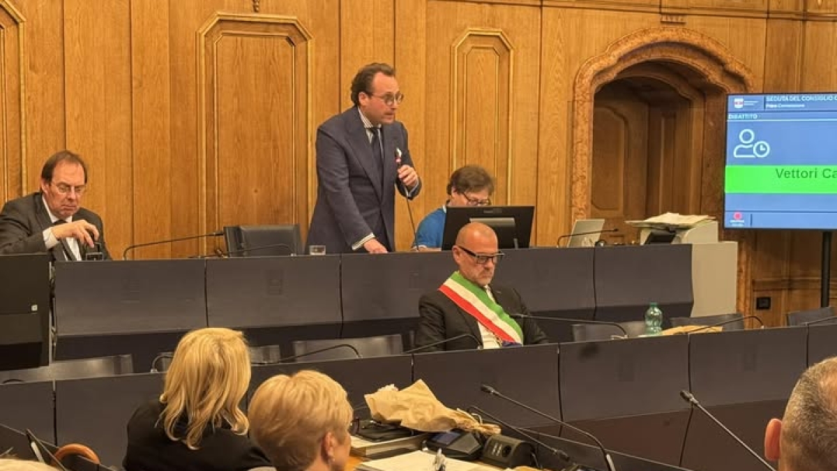 Bolzano, il presidente del consiglio comunale  denunciato dalla moglie per violenze: scatta il codice rosso Bolzano, il presidente del consiglio comunale  denunciato dalla moglie per violenze: scatta il codice rosso