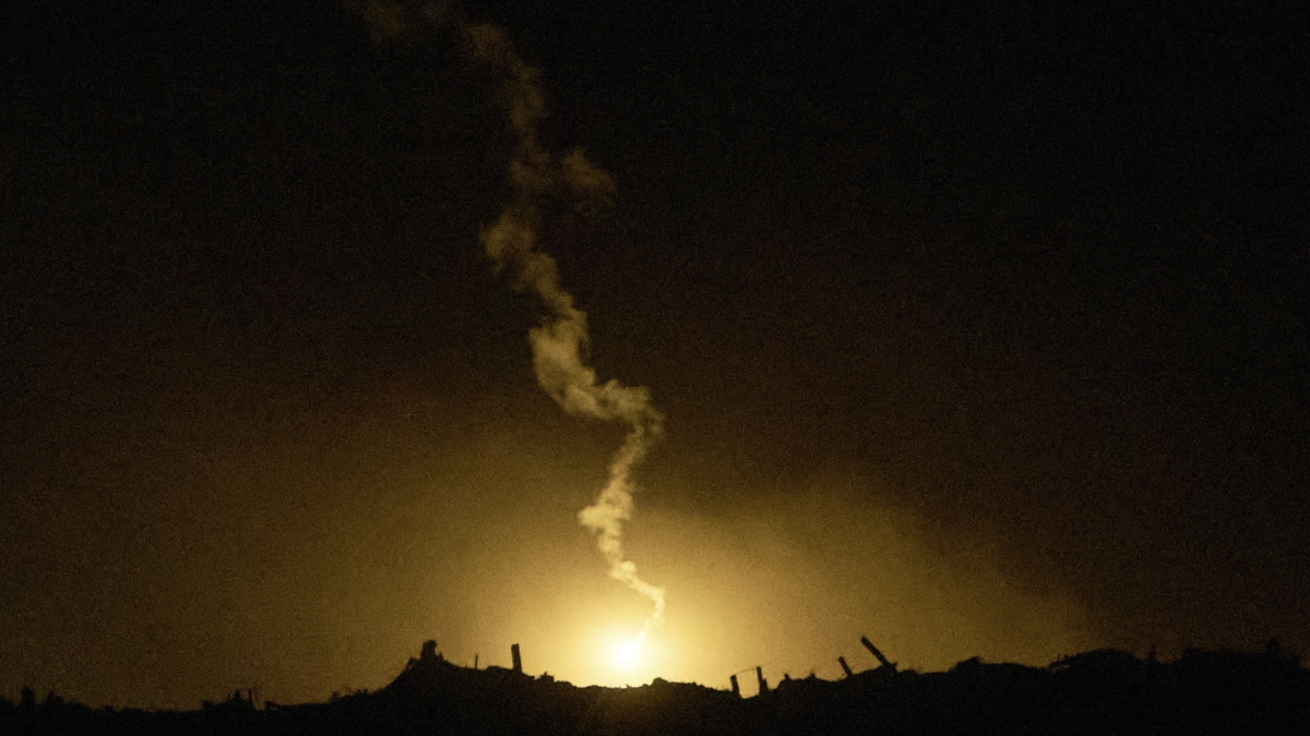 Netanyahu ordina attacchi a Gaza. «Almeno 3 raid, bombe vicino a un ospedale». Tregua in bilico. Vance: «Solo scaramucce»