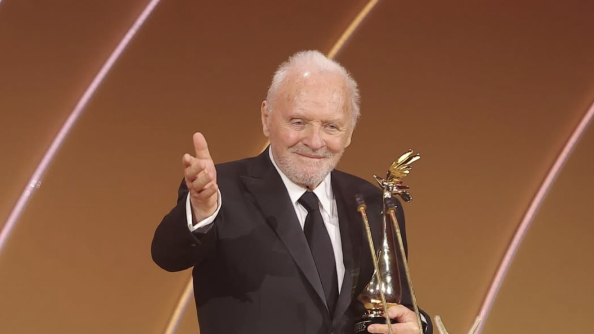 Anthony Hopkins: «Ero al volante completamente ubriaco, avrei potuto uccidere qualcuno. Poi una voce mi ha parlato e in quel momento ho capito di avere bisogno di aiuto»
