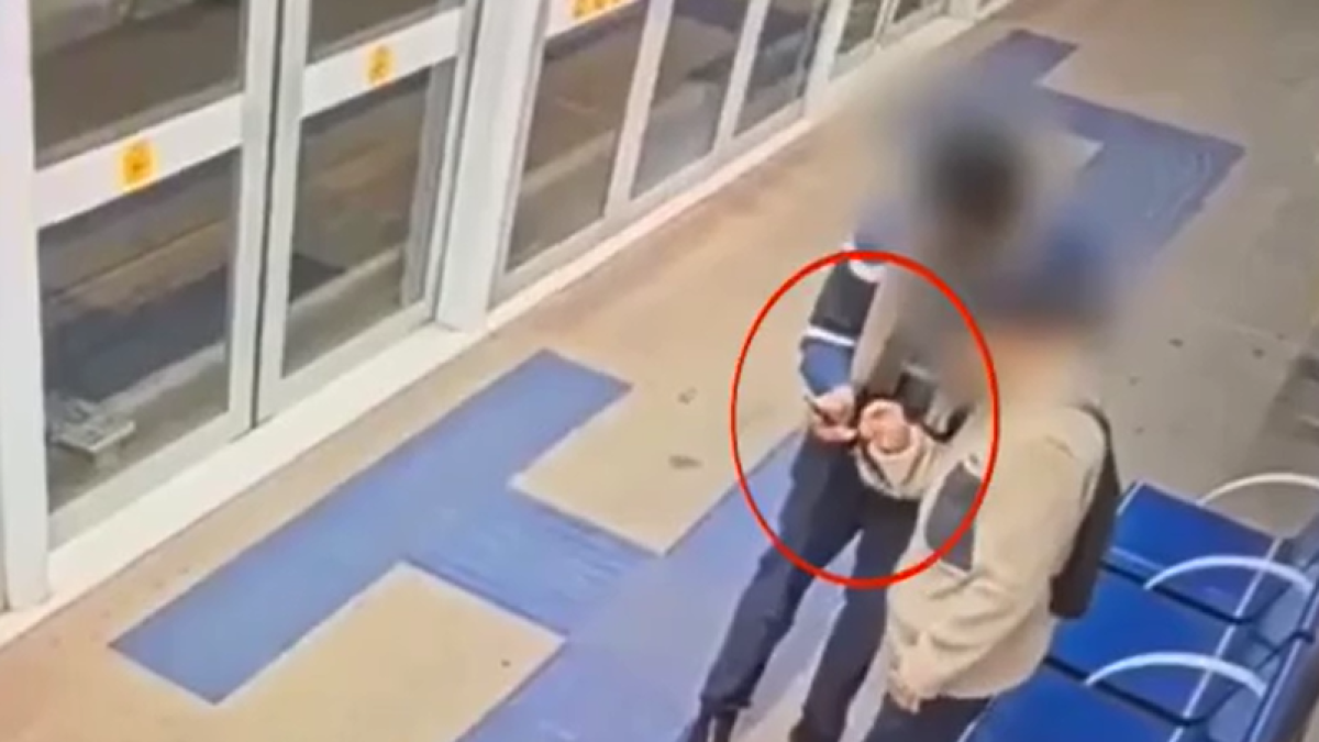 Milano, 18enne rapinava i coetanei con un coltello su autobus e metropolitana: arrestato, aveva già diversi precedenti penali