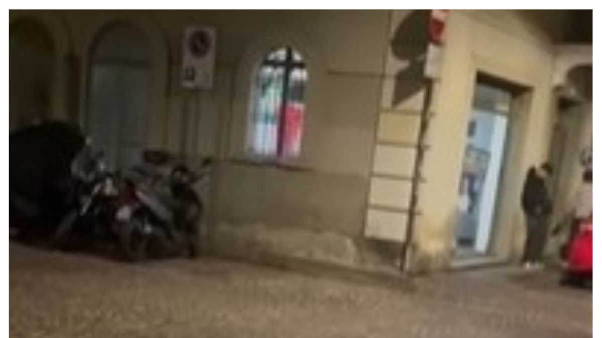 Parma, cori fascisti nella sede di Fratelli d Parma, cori fascisti nella sede di Fratelli d