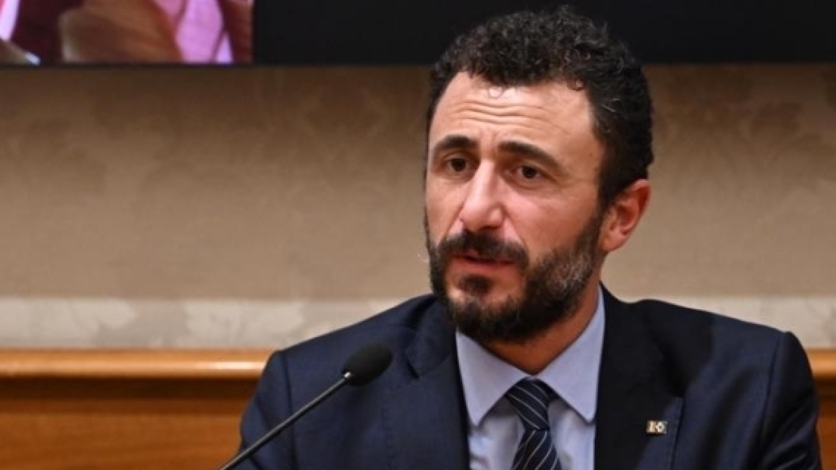 Sparo di Capodanno, il deputato Pozzolo (ex FdI) condannato a un anno e tre mesi per porto abusivo d Sparo di Capodanno, il deputato Pozzolo (ex FdI) condannato a un anno e tre mesi per porto abusivo d