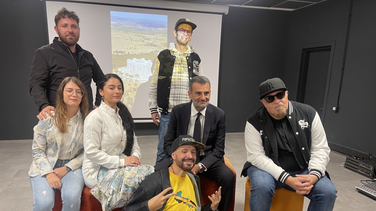 «Puglia che spera», l'inno di Decaro per le elezioni regionali che riunisce tutti i dialetti pugliesi