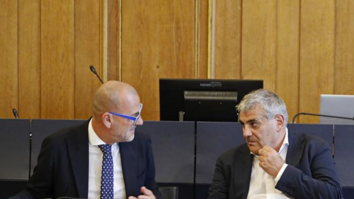 Bolzano, la mail dell'assessore dopo l'ok alla legge che aumenta l'indennità mensile: «Irrisorio un adeguamento di 60 euro»