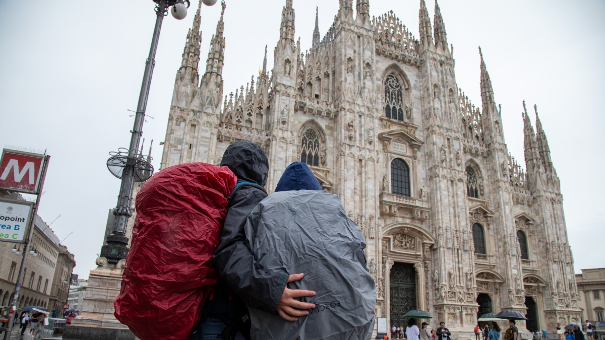 Previsioni meteo domenica 2 novembre, Milano e Lombardia sotto la pioggia. Lunedì torna il sole
