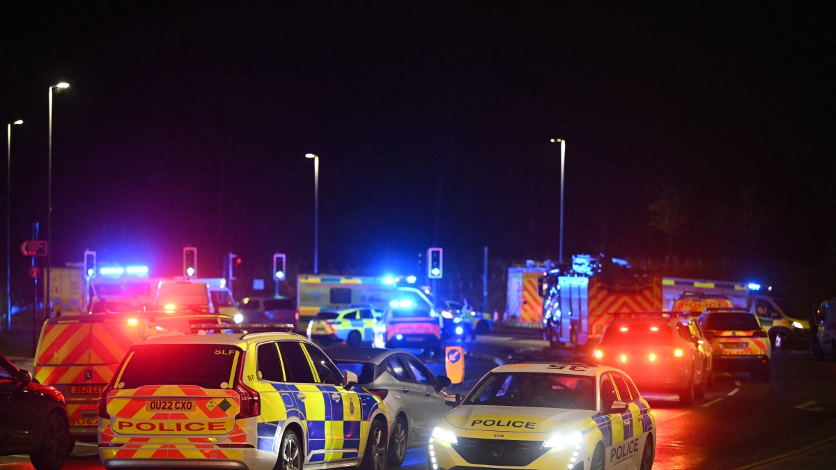 Accoltellamento su un treno per Huntingdon: molti feriti. Due arrestati. Un testimone: «Sangue ovunque» Starmer: «Fatto terribile» Accoltellamento su un treno per Huntingdon: molti feriti. Due arrestati. Un testimone: «Sangue ovunque» Starmer: «Fatto terribile»