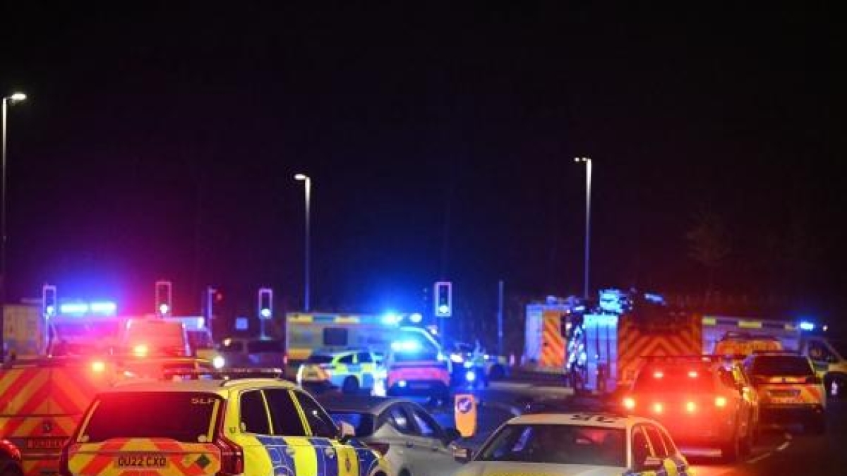 Accoltellamento su un treno per Huntingdon: dieci feriti, nove sono gravi. Due arrestiStarmer: «Fatto terribile» Accoltellamento su un treno per Huntingdon: dieci feriti, nove sono gravi. Due arrestiStarmer: «Fatto terribile»