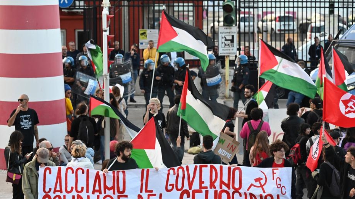 Il caso del corso online contro la guerra per i prof soppresso dal ministero: «Non è coerente con la formazione dei docenti». Gli organizzatori: «Censura»