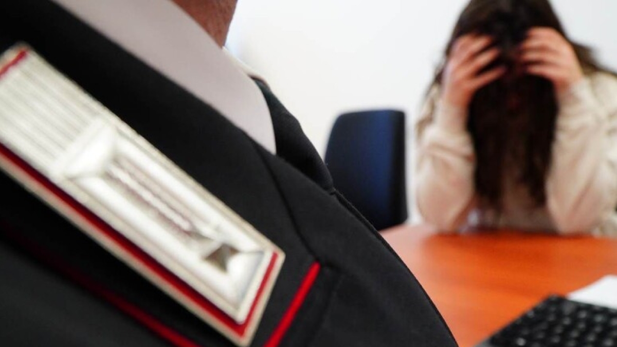 «Uccido tua madre», ma la figlia chiama i carabinieri e fa arrestare il genitore