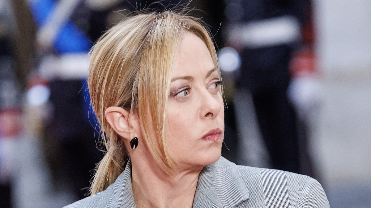 Redditi dei politici, per Meloni entrate più che dimezzate