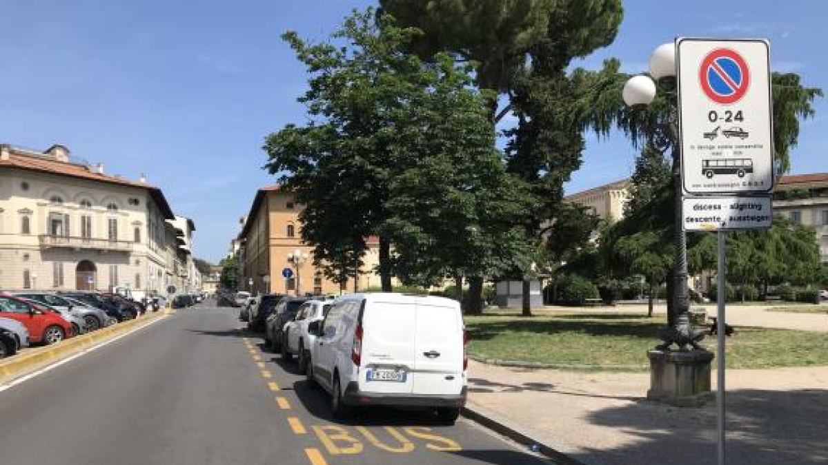 Firenze, più posti auto per i residenti in piazza Savonarola