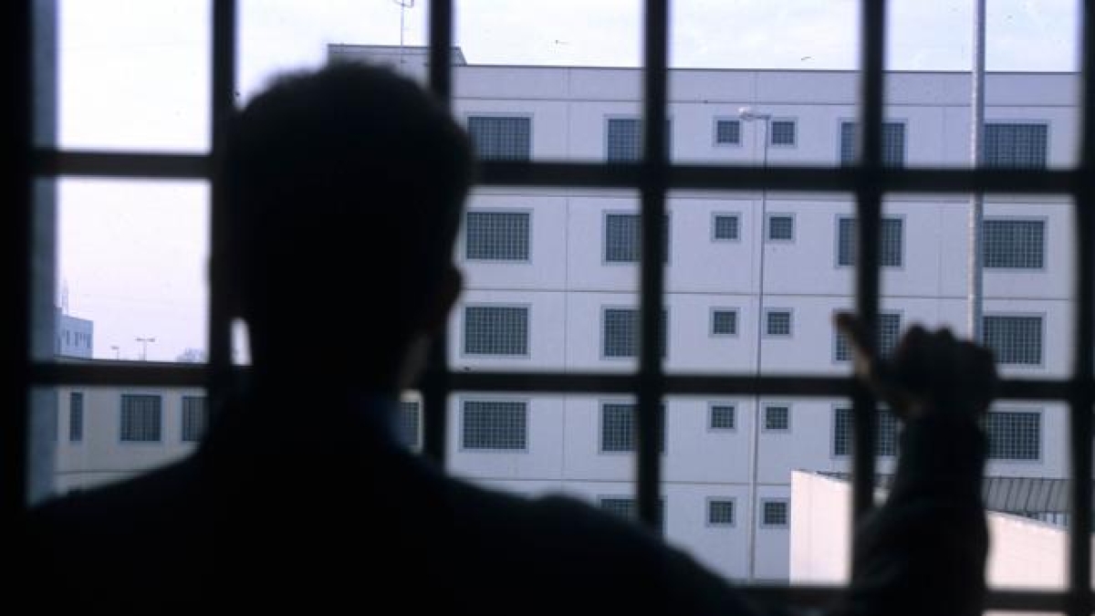 Firenze, gli avvocati gli comunicano che deve tornare in carcere: 32enne si suicida mentre loro sono in casa