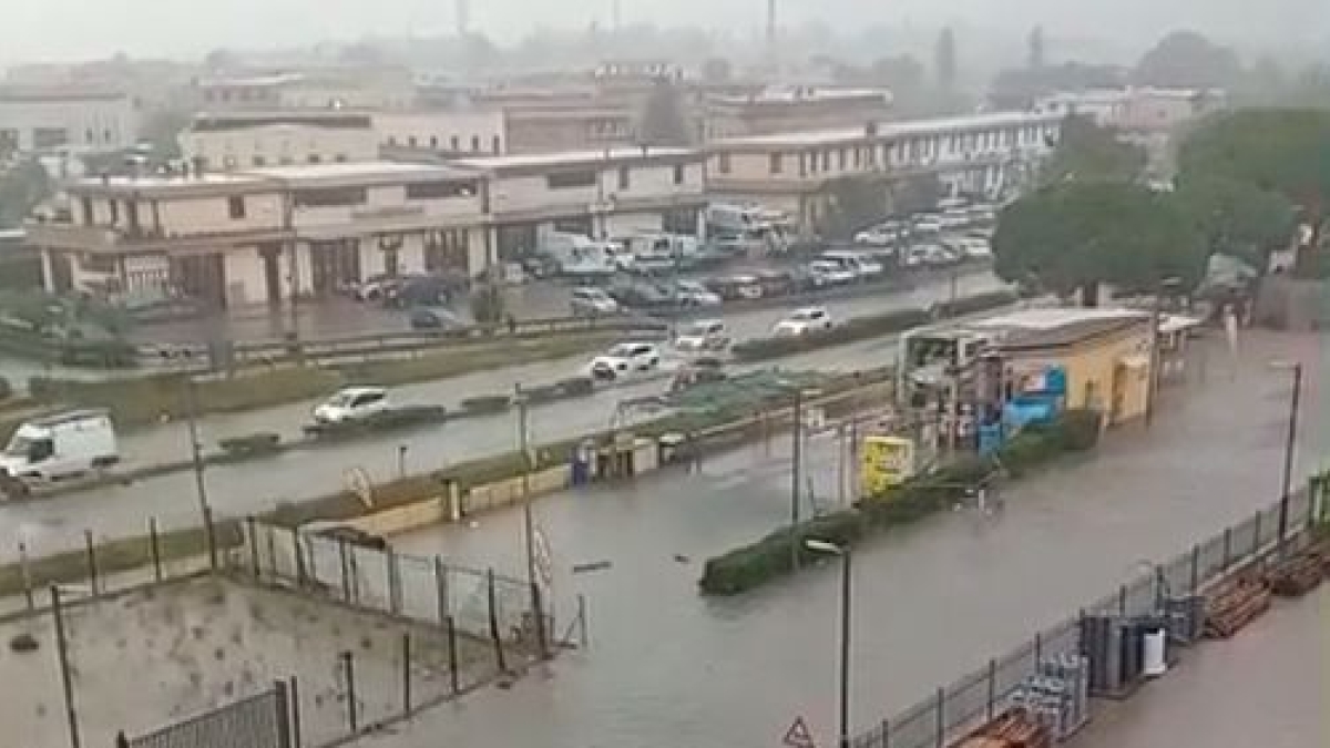 Il maltempo si abbatte sull'Elba e Portoferraio è di nuovo allagata
