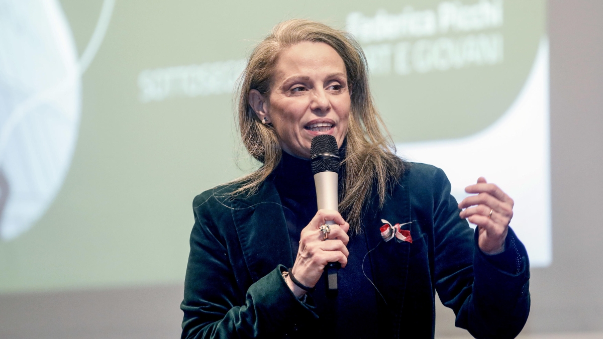 Lombardia, le opposizioni contro Federica Picchi: «Usa la Regione per fare pubblicità alla sua azienda»