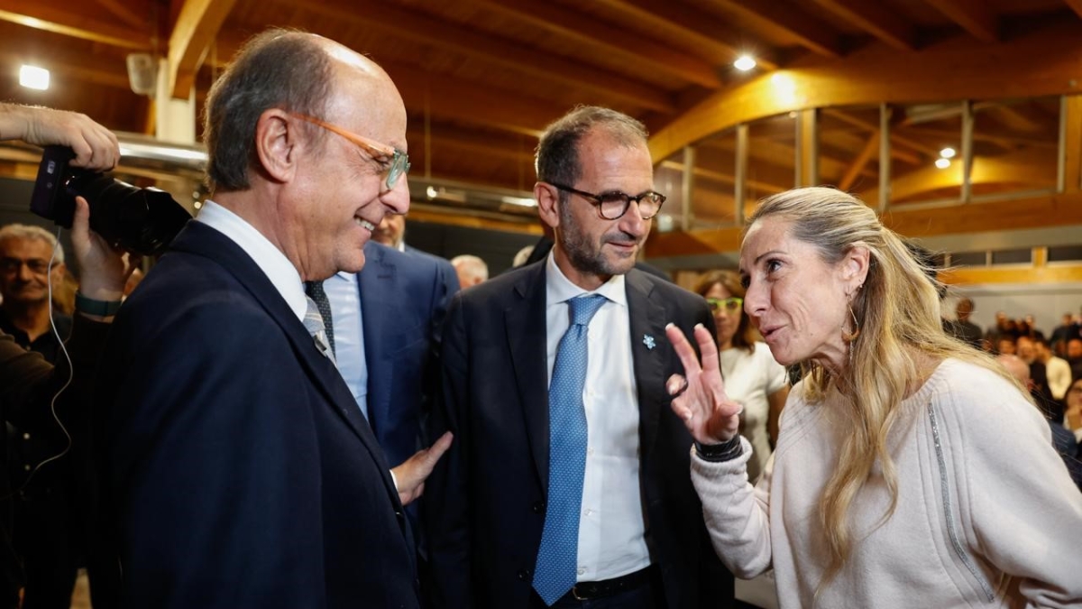 Arianna Meloni da Lecce guarda ai sondaggi e sprona il centrodestra: «Possiamo invertire i pronostici»